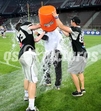 American Football. Austrian Bowl. Swarco Raiders Tirol gegen Giants. Jubel Tirol. Klagenfurt, am 23.7.2016.
Foto: Kuess
---
pressefotos, pressefotografie, kuess, qs, qspictures, sport, bild, bilder, bilddatenbank