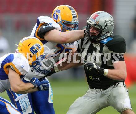 American Football. Austrian Bowl. Swarco Raiders Tirol gegen Giants. Korbinian Hoffmann, (Tirol), Michael Pribyl (Giants). Klagenfurt, am 23.7.2016.
Foto: Kuess
---
pressefotos, pressefotografie, kuess, qs, qspictures, sport, bild, bilder, bilddatenbank