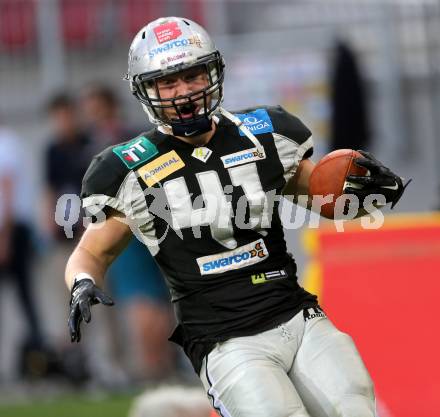 American Football. Austrian Bowl. Swarco Raiders Tirol gegen Giants. Jubel Benedikt Hagleitner (Tirol). Klagenfurt, am 23.7.2016.
Foto: Kuess
---
pressefotos, pressefotografie, kuess, qs, qspictures, sport, bild, bilder, bilddatenbank