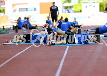 Fussball tipico Bundesliga. RZ Pellets WAC. Training. Philipp Prosenik, Michael
Sollbauer. Lavanttal Arena Wolfsberg, am 4.7.2016.
Foto: Kuess
---
pressefotos, pressefotografie, kuess, qs, qspictures, sport, bild, bilder, bilddatenbank