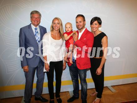 Billard. Landeshauptmann Peter Kaiser, Jasmin Ouschan,  Albin Ouschan, Katharina, Tochter Lena-Sophie. Klagenfurt, 8.8.2016.
Foto: Kuess 
---
pressefotos, pressefotografie, kuess, qs, qspictures, sport, bild, bilder, bilddatenbank