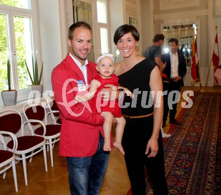 Billard. Albin Ouschan, Katharina, Tochter Lena-Sophie. Klagenfurt, 8.8.2016.
Foto: Kuess 
---
pressefotos, pressefotografie, kuess, qs, qspictures, sport, bild, bilder, bilddatenbank