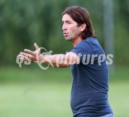 Fussball 1. Klasse C. Liebenfels gegen Donau. Trainer Harald Kohlweg (Liebenfels). Liebenfels, am 20.8.2016.
Foto: Kuess
---
pressefotos, pressefotografie, kuess, qs, qspictures, sport, bild, bilder, bilddatenbank