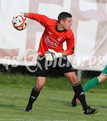 Fussball 1. Klasse C. Liebenfels gegen Donau. Christoph Gross (Liebenfels). Liebenfels, am 20.8.2016.
Foto: Kuess
---
pressefotos, pressefotografie, kuess, qs, qspictures, sport, bild, bilder, bilddatenbank