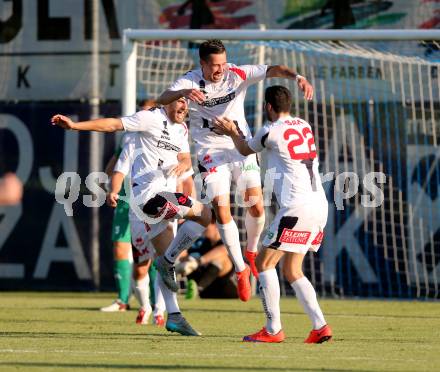 Fussball. Kaerntner Liga. SAK gegen Voelkermarkt. Torjubel Alen Muharemovic, Christian Dlopst, Stephan Buergler (SAK). Klagenfurt, 26.8.2016.
Foto: Kuess
---
pressefotos, pressefotografie, kuess, qs, qspictures, sport, bild, bilder, bilddatenbank
