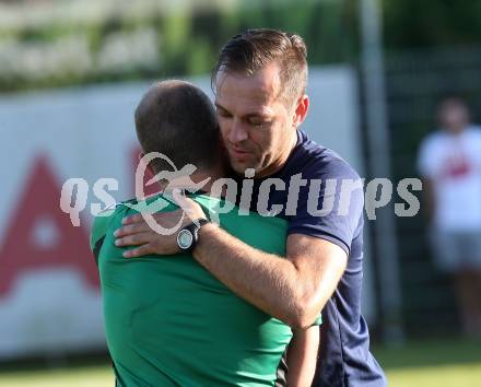 Fussball. Kaerntner Liga. SAK gegen Voelkermarkt. Trainer Goran Jolic (SAK), Trainer Kurt Stuck (Voelkermarkt). Klagenfurt, 26.8.2016.
Foto: Kuess
---
pressefotos, pressefotografie, kuess, qs, qspictures, sport, bild, bilder, bilddatenbank