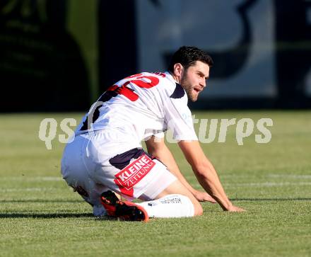 Fussball. Kaerntner Liga. SAK gegen Voelkermarkt. Stephan Buergler (SAK). Klagenfurt, 26.8.2016.
Foto: Kuess
---
pressefotos, pressefotografie, kuess, qs, qspictures, sport, bild, bilder, bilddatenbank