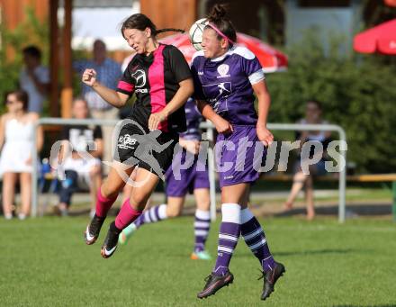 Fussball Frauen. OEFB Ladies Cup. FC Feldkirchen/SV Magdalensberg gegen Carinthians Spittal. Celine Arthofer, (Feldkirchen/Magdalensberg), Katharina Knaller  (Spittal). Deinsdorf, am 28.8.2016.
Foto: Kuess
---
pressefotos, pressefotografie, kuess, qs, qspictures, sport, bild, bilder, bilddatenbank