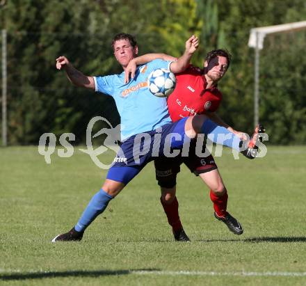 Fussball Kaerntner Liga. Lind gegen Eberstein. David Obweger, (Lind),  Harald Stark (Eberstein). Lind im Drautal, am 3.9.2016.
Foto: Kuess
---
pressefotos, pressefotografie, kuess, qs, qspictures, sport, bild, bilder, bilddatenbank