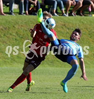 Fussball Kaerntner Liga. Lind gegen Eberstein. Sven Unterguggenberger, (Lind),  Elias Nicolas Hant (Eberstein). Lind im Drautal, am 3.9.2016.
Foto: Kuess
---
pressefotos, pressefotografie, kuess, qs, qspictures, sport, bild, bilder, bilddatenbank
