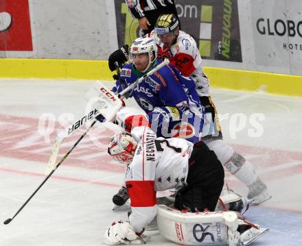EBEL. Eishockey Bundesliga.  VSV gegen HC Orli Znojmo. Miha Verlic, (VSV), Marek Biro, Patrik Nechvatal (Znojmo). Villach, am 18.9.2016.
Foto: Kuess 
---
pressefotos, pressefotografie, kuess, qs, qspictures, sport, bild, bilder, bilddatenbank