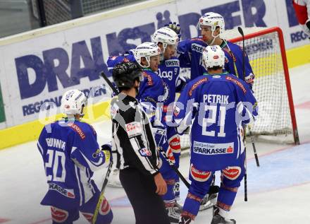 EBEL. Eishockey Bundesliga.  VSV gegen HC Orli Znojmo. Torjubel (VSV). Villach, am 18.9.2016.
Foto: Kuess 
---
pressefotos, pressefotografie, kuess, qs, qspictures, sport, bild, bilder, bilddatenbank