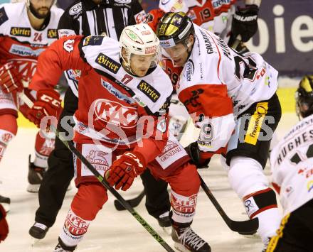 EBEL. Eishockey Bundesliga.  KAC gegen HC Orli Znojmo. Manuel Ganahl, (KAC), Tomas Plihal (Znojmo). Klagenfurt, am 23.9.2016.
Foto: Kuess 
---
pressefotos, pressefotografie, kuess, qs, qspictures, sport, bild, bilder, bilddatenbank