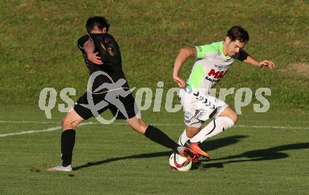 Fussball Kaerntner Liga. Koettmannsdorf gegen Feldkirchen. Philipp Gatti,  (Koettmannsdorf), Raphael Regenfelder (Feldkirchen). Koettmannsdorf, am 25.9.2016.
Foto: Kuess
---
pressefotos, pressefotografie, kuess, qs, qspictures, sport, bild, bilder, bilddatenbank