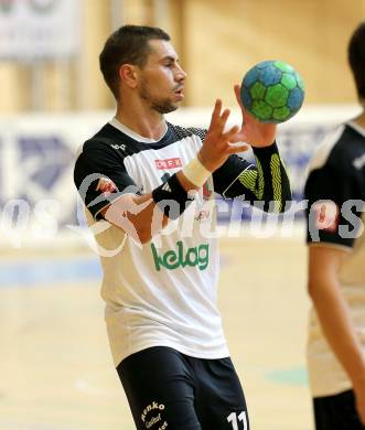 Handball HLA. SC Ferlach gegen HC Hard. Nemanja Malovic (Ferlach). Ferlach, am 27.9.2016.
Foto: Kuess
---
pressefotos, pressefotografie, kuess, qs, qspictures, sport, bild, bilder, bilddatenbank