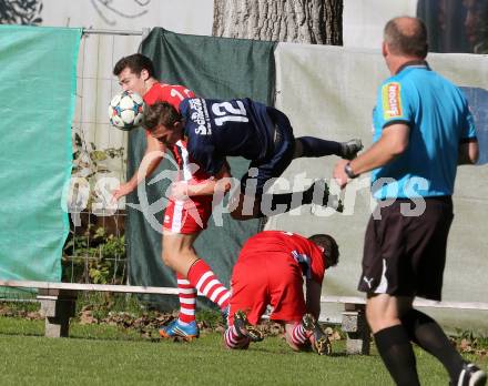 Fussball. 1. Klasse C. Ebental gegen SG KSK-Woerthersee/ATUS Poertschach. Markus Lorber (Ebental),  Alexander Mikula, Nico Wedenig (SG KSK-Woerthersee/ATUS Poertschach). Ebental, 25.9.2016.
Foto: Kuess
---
pressefotos, pressefotografie, kuess, qs, qspictures, sport, bild, bilder, bilddatenbank