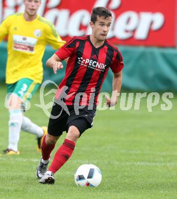 Fussball Unterliga West. St. Jakob im Rosental gegen Radenthein. Marco Koller (St. Jakob/Ros.). St. Jakob, am 2.10.2016.
Foto: Kuess
---
pressefotos, pressefotografie, kuess, qs, qspictures, sport, bild, bilder, bilddatenbank