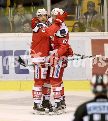 EBEL. Eishockey Bundesliga.  KAC gegen HC TWK Innsbruck. Torjubel Ziga Pance, Mark Hurtubise, (KAC). Klagenfurt, am 2.10.2016.
Foto: Kuess 
---
pressefotos, pressefotografie, kuess, qs, qspictures, sport, bild, bilder, bilddatenbank