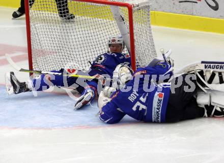 EBEL. Eishockey Bundesliga.  VSV gegen EHC Liwest Black Wings Linz. Mikko Jokela, Olivier Roy (VSV). Villach, am 4.10.2016.
Foto: Kuess 
---
pressefotos, pressefotografie, kuess, qs, qspictures, sport, bild, bilder, bilddatenbank