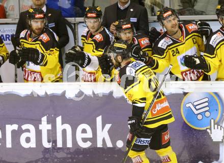 EBEL. Eishockey Bundesliga. KAC gegen 	UPC Vienna Capitals. Torjubel Kelsey Tessier (Vienna). Klagenfurt, am 6.10.2016.
Foto: Kuess

---
pressefotos, pressefotografie, kuess, qs, qspictures, sport, bild, bilder, bilddatenbank