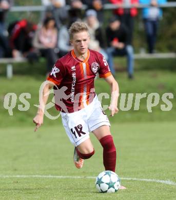 Fussball. Unterliga West. Ludmannsdorf gegen St. Jakob/Ros. Julian Hobel  (Ludmannsdorf). Ludmannsdorf, 9.10.2016.
Foto: Kuess
---
pressefotos, pressefotografie, kuess, qs, qspictures, sport, bild, bilder, bilddatenbank