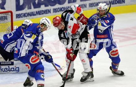 EBEL. Eishockey Bundesliga.  VSV gegen HC TWK Innsbruck Die Haie. Stefan Bacher, Nico Brunner,  (VSV), Austin Smith (Innsbruck). Villach, am 14.10.2016.
Foto: Kuess 
---
pressefotos, pressefotografie, kuess, qs, qspictures, sport, bild, bilder, bilddatenbank