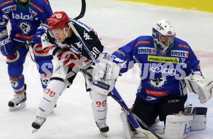 EBEL. Eishockey Bundesliga.  VSV gegen HC TWK Innsbruck Die Haie. Olivier Roy, (VSV), Mario Lamoureux  (Innsbruck). Villach, am 14.10.2016.
Foto: Kuess 
---
pressefotos, pressefotografie, kuess, qs, qspictures, sport, bild, bilder, bilddatenbank