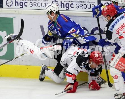 EBEL. Eishockey Bundesliga.  VSV gegen HC TWK Innsbruck Die Haie. Brock McBride, (VSV), John Lammers  (Innsbruck). Villach, am 14.10.2016.
Foto: Kuess 
---
pressefotos, pressefotografie, kuess, qs, qspictures, sport, bild, bilder, bilddatenbank