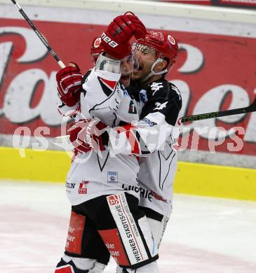 EBEL. Eishockey Bundesliga.  VSV gegen HC TWK Innsbruck Die Haie. Torjubel Hunter Bishop, Tyler Spurgeon (Innsbruck). Villach, am 14.10.2016.
Foto: Kuess 
---
pressefotos, pressefotografie, kuess, qs, qspictures, sport, bild, bilder, bilddatenbank