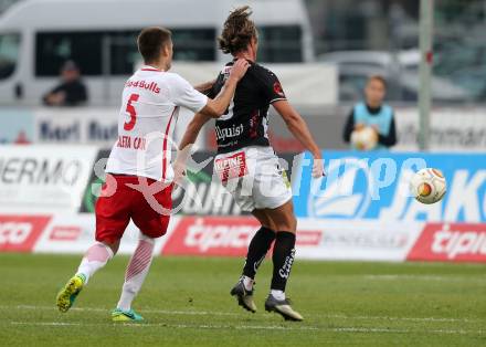Fussball Bundesliga. RZ Pellets WAC gegen  FC Red Bull Salzburg. Philip Hellqvist, (WAC), Duje Caleta Car  (Salzburg). Wolfsberg, am 15.10.2016.
Foto: Kuess
---
pressefotos, pressefotografie, kuess, qs, qspictures, sport, bild, bilder, bilddatenbank