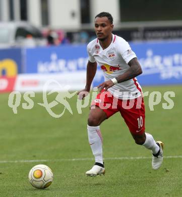 Fussball Bundesliga. RZ Pellets WAC gegen  FC Red Bull Salzburg. Valentino Lazaro (Salzburg). Wolfsberg, am 15.10.2016.
Foto: Kuess
---
pressefotos, pressefotografie, kuess, qs, qspictures, sport, bild, bilder, bilddatenbank