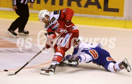 EBEL. Eishockey Bundesliga. KAC gegen VSV. Jamie Lundmark, (KAC), Kevin Wehrs  (VSV). Klagenfurt, am 16.10.2016.
Foto: Kuess

---
pressefotos, pressefotografie, kuess, qs, qspictures, sport, bild, bilder, bilddatenbank