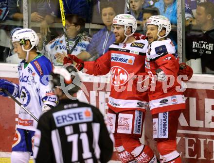 EBEL. Eishockey Bundesliga. KAC gegen VSV. Torjubel Matthew Neal, Thomas Koch (KAC). Klagenfurt, am 16.10.2016.
Foto: Kuess

---
pressefotos, pressefotografie, kuess, qs, qspictures, sport, bild, bilder, bilddatenbank