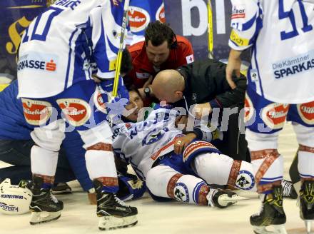 EBEL. Eishockey Bundesliga. KAC gegen VSV. Corey Locke verletzt (VSV). Klagenfurt, am 16.10.2016.
Foto: Kuess

---
pressefotos, pressefotografie, kuess, qs, qspictures, sport, bild, bilder, bilddatenbank