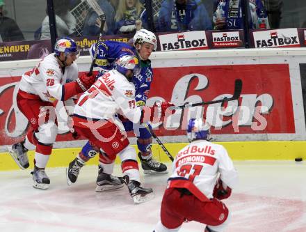 EBEL. Eishockey Bundesliga. VSV gegen EC Red Bull Salzburg. Christof Kromp, (VSV), Brett Olson, Peter Hochkofler  (Salzburg). Villach, am 18.10.2016.
Foto: Kuess

---
pressefotos, pressefotografie, kuess, qs, qspictures, sport, bild, bilder, bilddatenbank