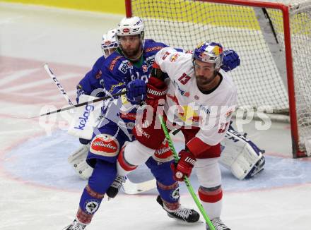 EBEL. Eishockey Bundesliga. VSV gegen EC Red Bull Salzburg. David Kreuter, (VSV), Michael Schiechl (Salzburg). Villach, am 18.10.2016.
Foto: Kuess

---
pressefotos, pressefotografie, kuess, qs, qspictures, sport, bild, bilder, bilddatenbank