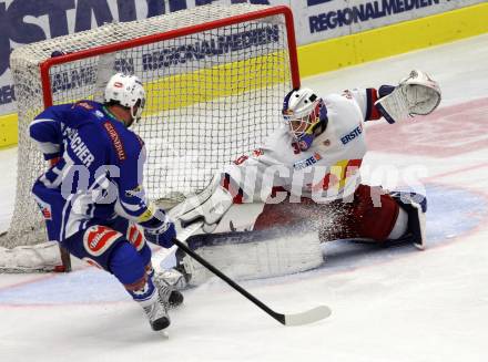 EBEL. Eishockey Bundesliga. VSV gegen EC Red Bull Salzburg. Markus Schlacher, (VSV), Luka Gracnar  (Salzburg). Villach, am 18.10.2016.
Foto: Kuess

---
pressefotos, pressefotografie, kuess, qs, qspictures, sport, bild, bilder, bilddatenbank
