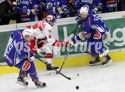 EBEL. Eishockey Bundesliga. VSV gegen EC Red Bull Salzburg. Brock McBride, Dustin Johner, (VSV), Bill Thomas (Salzburg). Villach, am 18.10.2016.
Foto: Kuess

---
pressefotos, pressefotografie, kuess, qs, qspictures, sport, bild, bilder, bilddatenbank