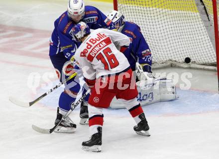 EBEL. Eishockey Bundesliga. VSV gegen EC Red Bull Salzburg. Valentin Leiler, Lukas Herzog,  (VSV), Ryan Duncan (Salzburg). Villach, am 18.10.2016.
Foto: Kuess

---
pressefotos, pressefotografie, kuess, qs, qspictures, sport, bild, bilder, bilddatenbank