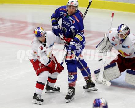 EBEL. Eishockey Bundesliga. VSV gegen EC Red Bull Salzburg. Eric Hunter, (VSV), Ryan Duncan (Salzburg). Villach, am 18.10.2016.
Foto: Kuess

---
pressefotos, pressefotografie, kuess, qs, qspictures, sport, bild, bilder, bilddatenbank