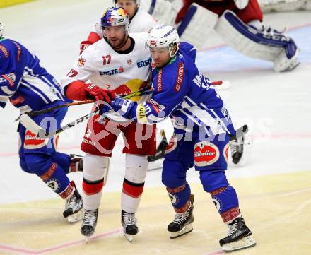 EBEL. Eishockey Bundesliga. VSV gegen EC Red Bull Salzburg. Brock McBride, (VSV), Brett Olson (Salzburg). Villach, am 18.10.2016.
Foto: Kuess

---
pressefotos, pressefotografie, kuess, qs, qspictures, sport, bild, bilder, bilddatenbank