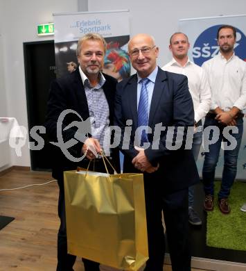 Eroeffnung Bueroraeumlichkeiten. Slowenischer Sportverband. Slovenska sportna zveza. Sportpark Klagenfurt, 18.10.2016.
Foto: Kuess
---
pressefotos, pressefotografie, kuess, qs, qspictures, sport, bild, bilder, bilddatenbank