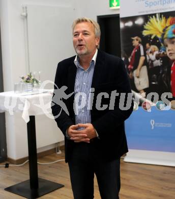 Eroeffnung Bueroraeumlichkeiten. Slowenischer Sportverband. Slovenska sportna zveza. Sportpark Klagenfurt, 18.10.2016.
Foto: Kuess
---
pressefotos, pressefotografie, kuess, qs, qspictures, sport, bild, bilder, bilddatenbank