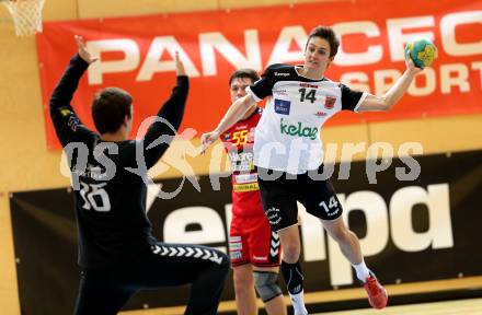 Handball HLA. SC Ferlach gegen Moser Medical UHK Krems. Mathias Rath, (Ferlach), Florian Deifl  (Krems). Ferlach, am 25.10.2016.
Foto: Kuess

---
pressefotos, pressefotografie, kuess, qs, qspictures, sport, bild, bilder, bilddatenbank