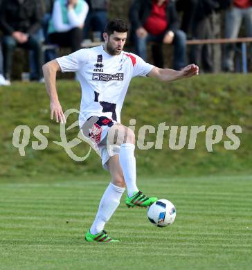 Fussball. Kaerntner Liga. Atus Ferlach gegen SAK. Stephan Buergler (SAK). Ferlach, 29.10.2016.
Foto: Kuess
---
pressefotos, pressefotografie, kuess, qs, qspictures, sport, bild, bilder, bilddatenbank