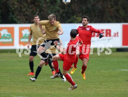 Fussball. Kaerntner Liga. Atus Ferlach gegen Koettmannsdorf. Thomas Waldhauser, Abian Jose Serrano Davila (Ferlach), Martin Trattnig (Koettmannsdorf). Ferlach, 5.11.2016.
Foto: Kuess
---
pressefotos, pressefotografie, kuess, qs, qspictures, sport, bild, bilder, bilddatenbank