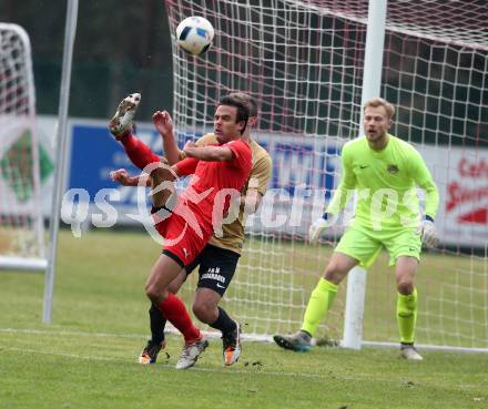 Fussball. Kaerntner Liga. Atus Ferlach gegen Koettmannsdorf. Ernst Golautschnig (Ferlach), Fabian Janschitz (Koettmannsdorf). Ferlach, 5.11.2016.
Foto: Kuess
---
pressefotos, pressefotografie, kuess, qs, qspictures, sport, bild, bilder, bilddatenbank