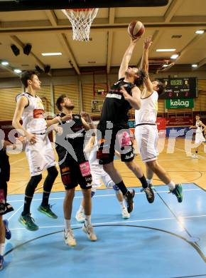Basketball 2. Bundesliga. GD 5. Runde. Woerthersee Piraten gegen Mattersburg Rocks. Maximilian Sickl, Andreas Napokoj (Woerthersee Piraten),  Traeger Wolfgang, Bakk Kriztian (Mattersburg). Klagenfurt, am 5.11.2016.
Foto: Kuess
---
pressefotos, pressefotografie, kuess, qs, qspictures, sport, bild, bilder, bilddatenbank
