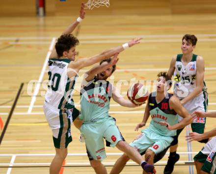 Basketball 2. Bundesliga. GD 5. Runde. Villach Raiders gegen Dornbirn Lions.  Sebastian Huber,  (Villach), Henry Robert Newell (Dornbirn). Villach, am 5.11.2016.
Foto: Kuess
---
pressefotos, pressefotografie, kuess, qs, qspictures, sport, bild, bilder, bilddatenbank