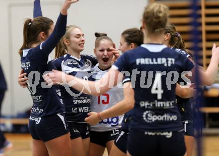 Volleyball. AVL 1. Bundesliga. ATSC KELAG Wildcats.  Jubel (Wildcats). Klagenfurt, 5.11.2015.
Foto: Kuess

---
pressefotos, pressefotografie, kuess, qs, qspictures, sport, bild, bilder, bilddatenbank